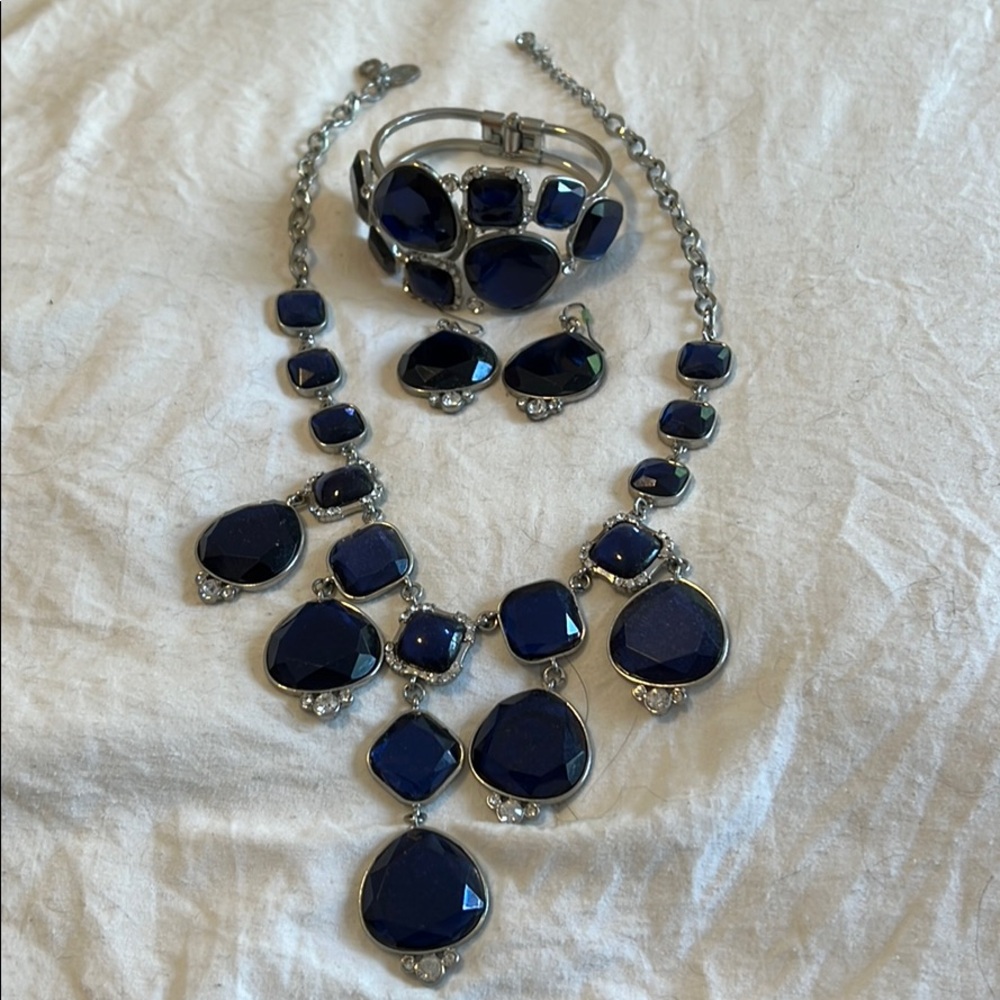 WHBM royal blue statement necklace bracelet set
